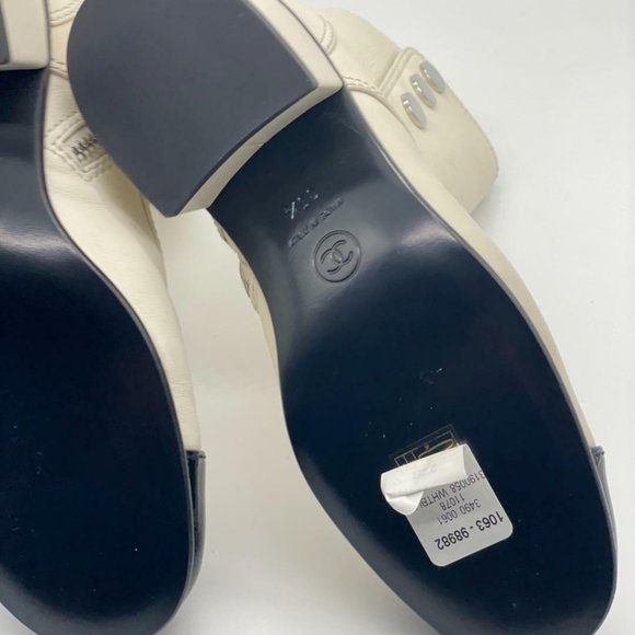 CHANEL 19B Two Tone Calfskin Leather Signature Logo Lace Up Booties Boots - Picture 14 of 14